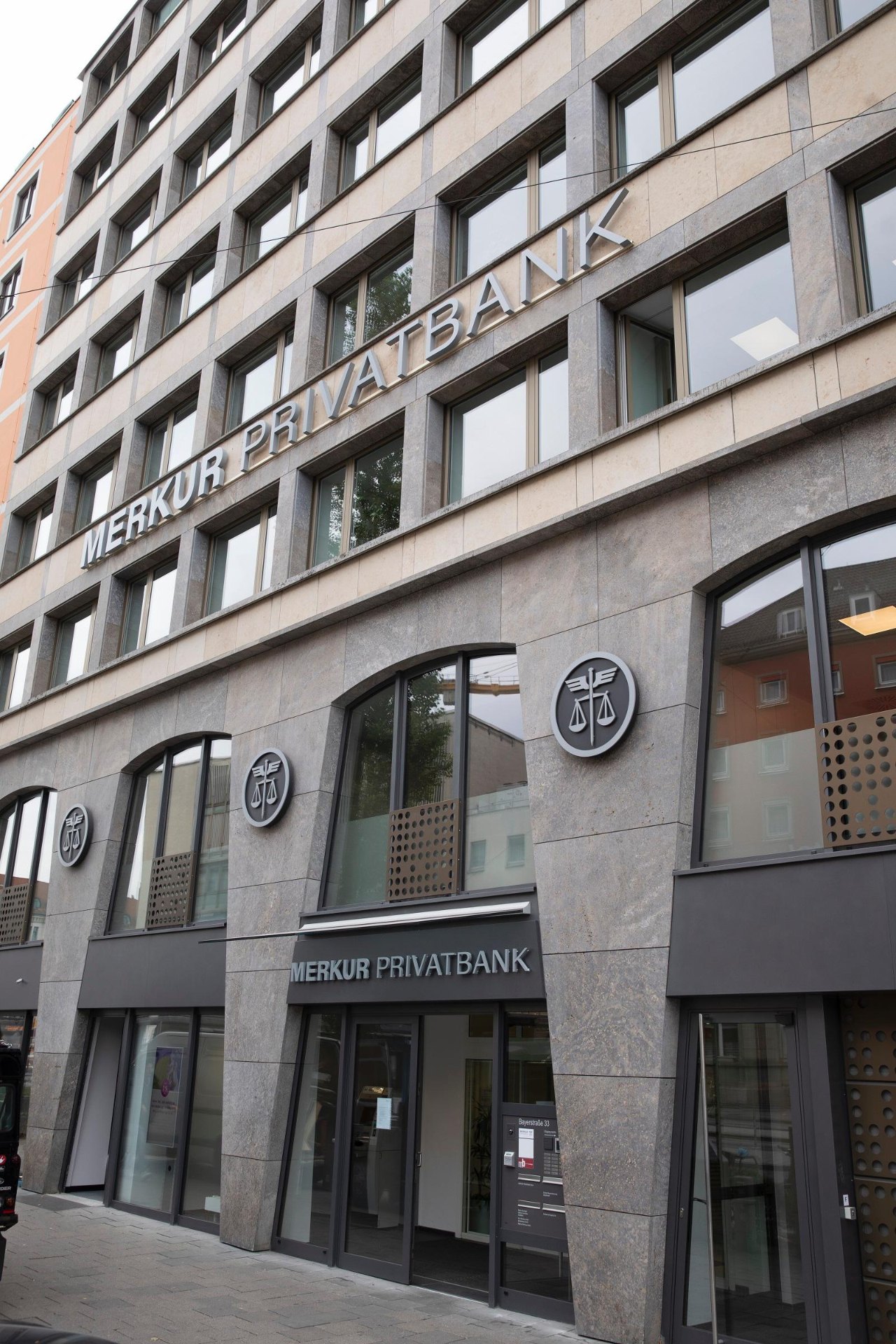 MERKUR PRIVATBANK